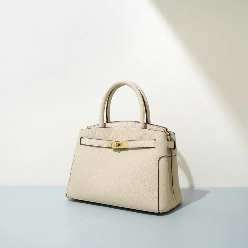 Hvítir leðurhúðartöskur